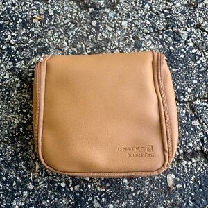 Vintage United BusinessFirst Brown Toiletry Bag for Men